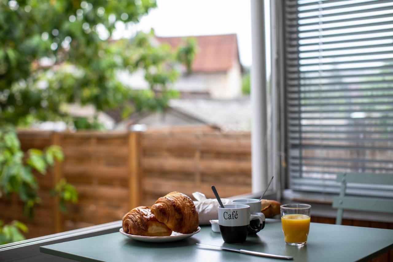 Le Coquet Chez Maguy Maison De Ville Avec Jardin 브장송 외부 사진